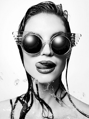 portrait glasses black and white - Fernando Milani